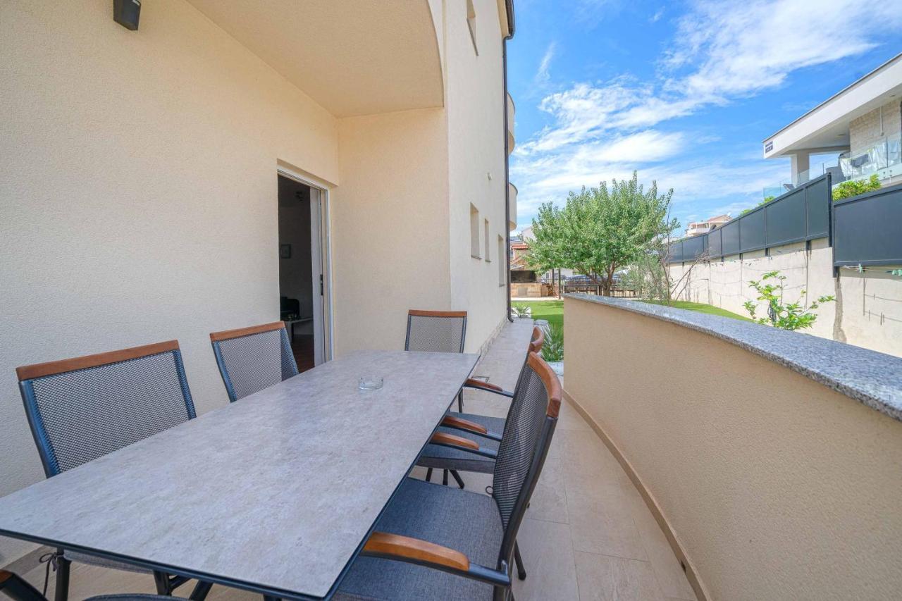 Apartments Miskovic Vodice Eksteriør bilde