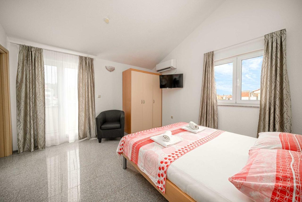 Apartments Miskovic Vodice Eksteriør bilde