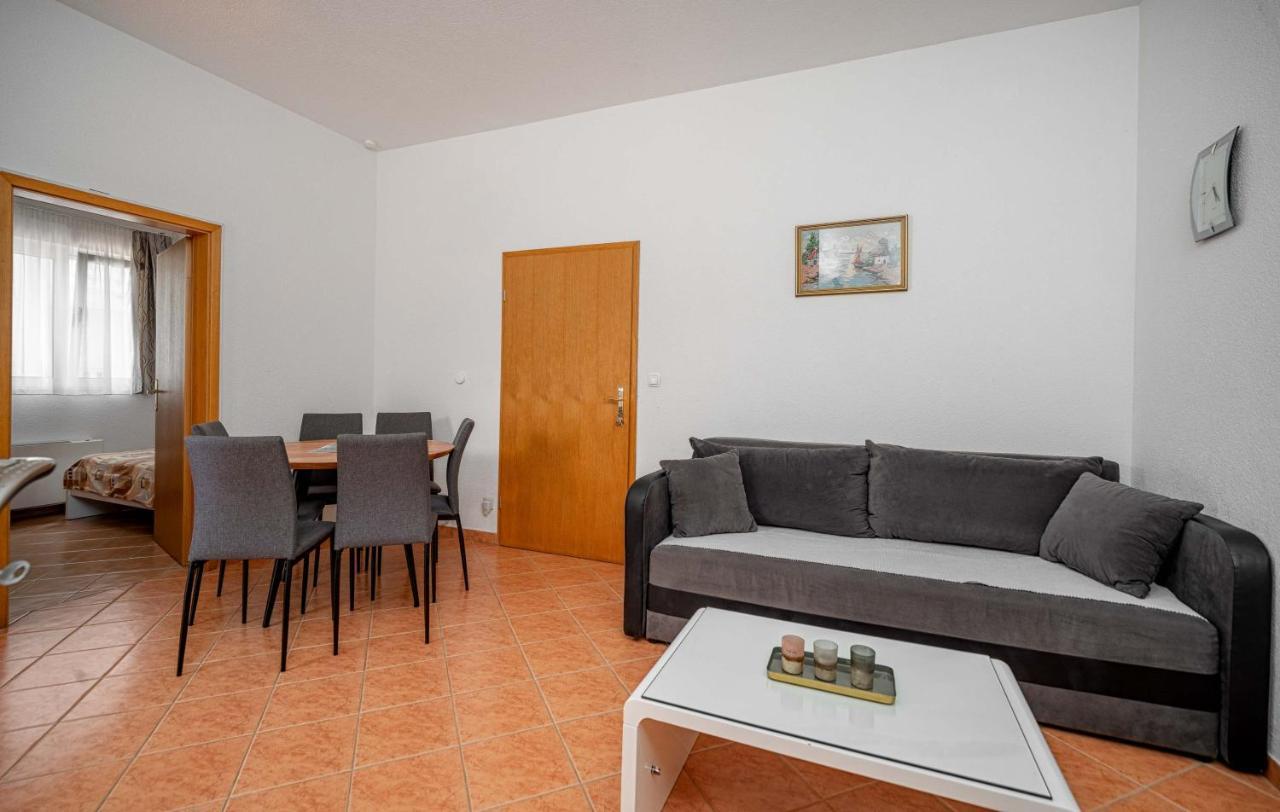 Apartments Miskovic Vodice Eksteriør bilde